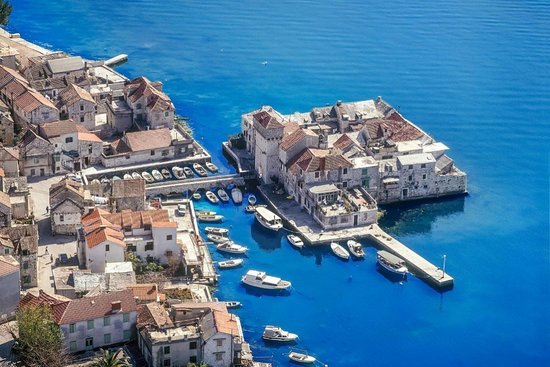 Port Kaštilac with fortress