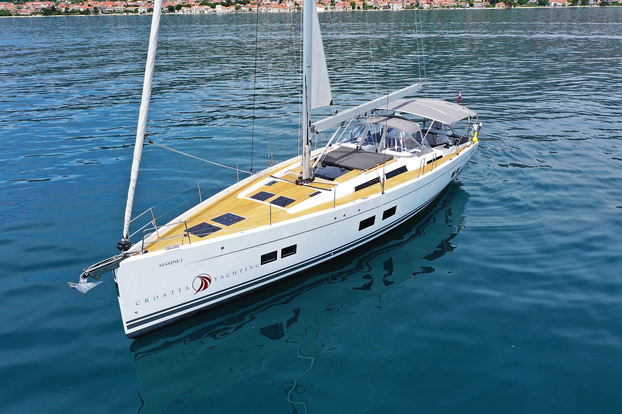 yacht-10346738 image-1