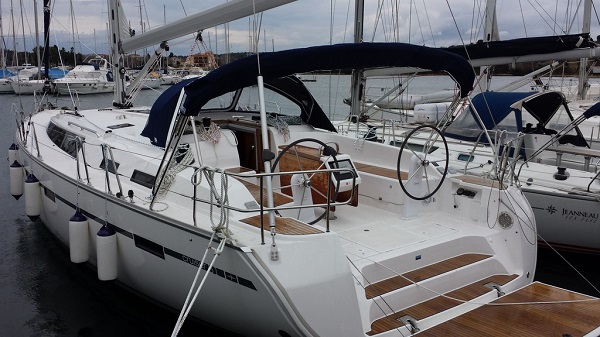 yacht-10373279 image-1