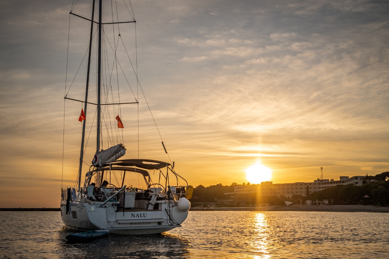 yacht-10500645 image-1