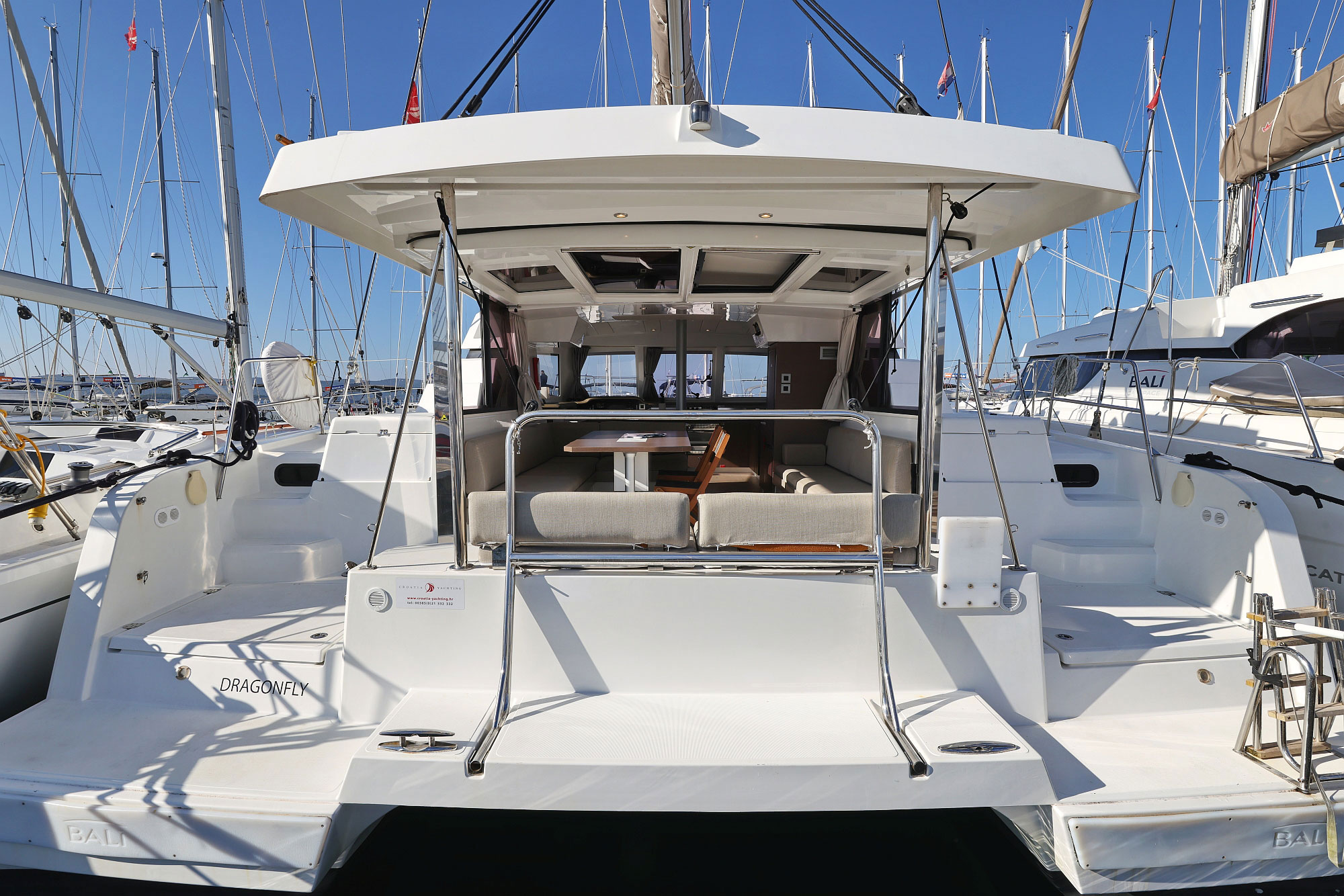 yacht-12719071 image-1