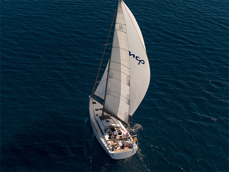 yacht-1334477 image-1