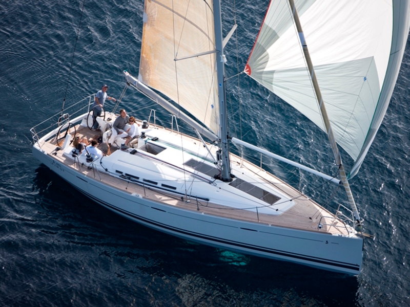 yacht-First 45-image-5