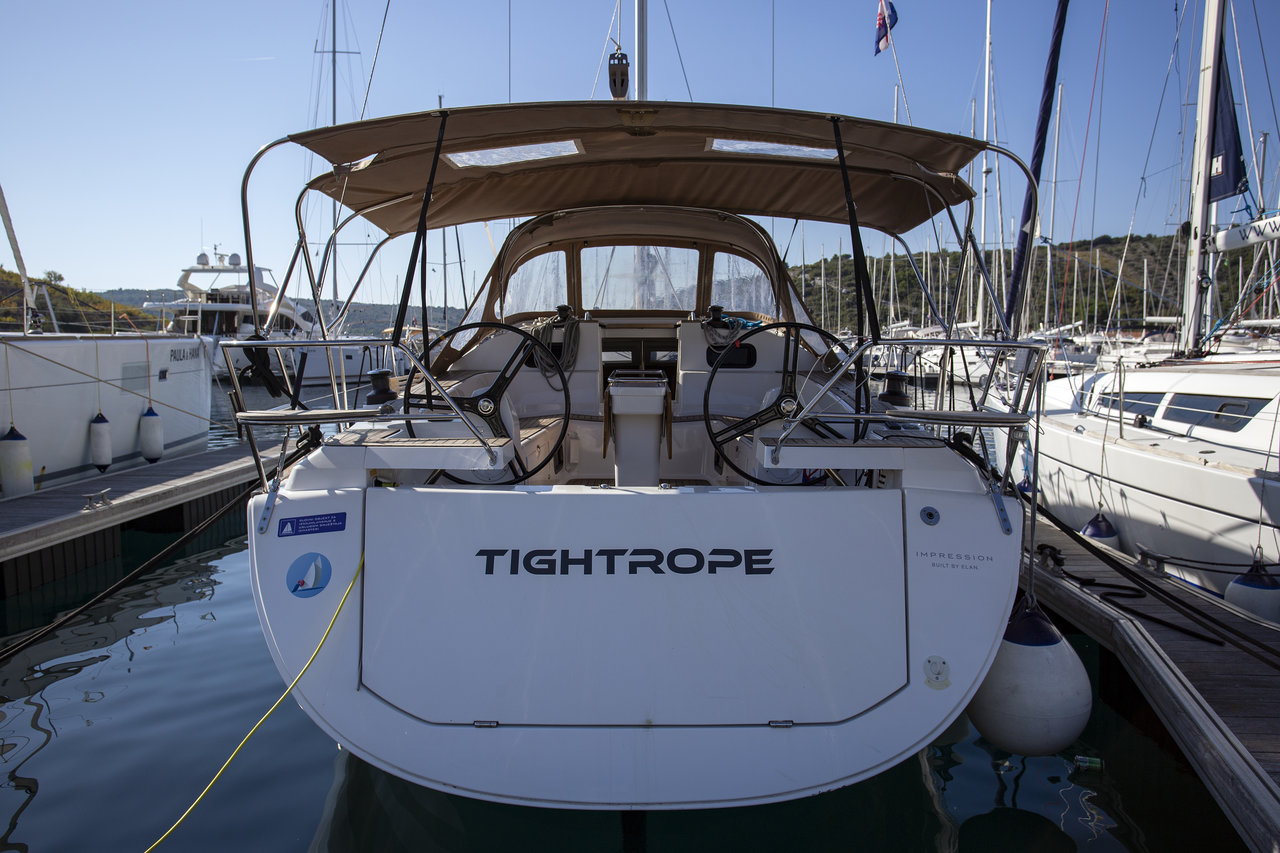 yacht-1509618 image-1