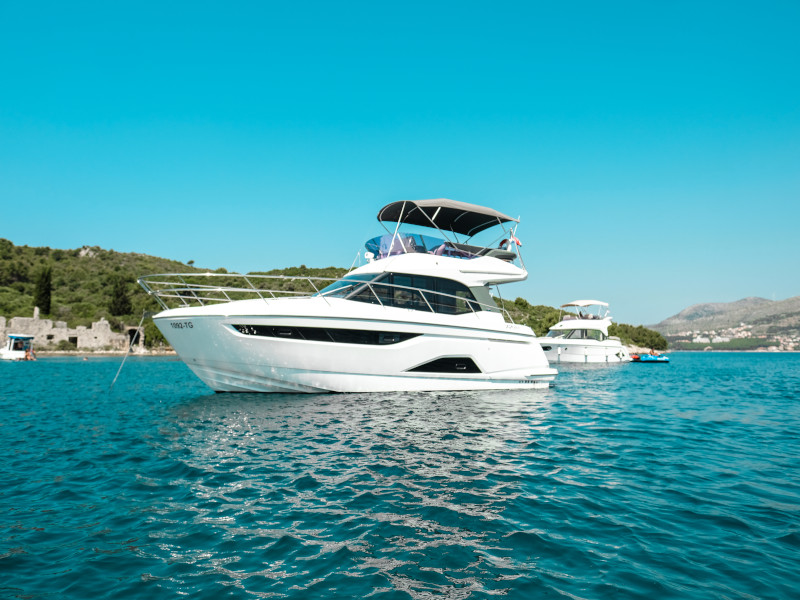 yacht-Bavaria R40-image-27