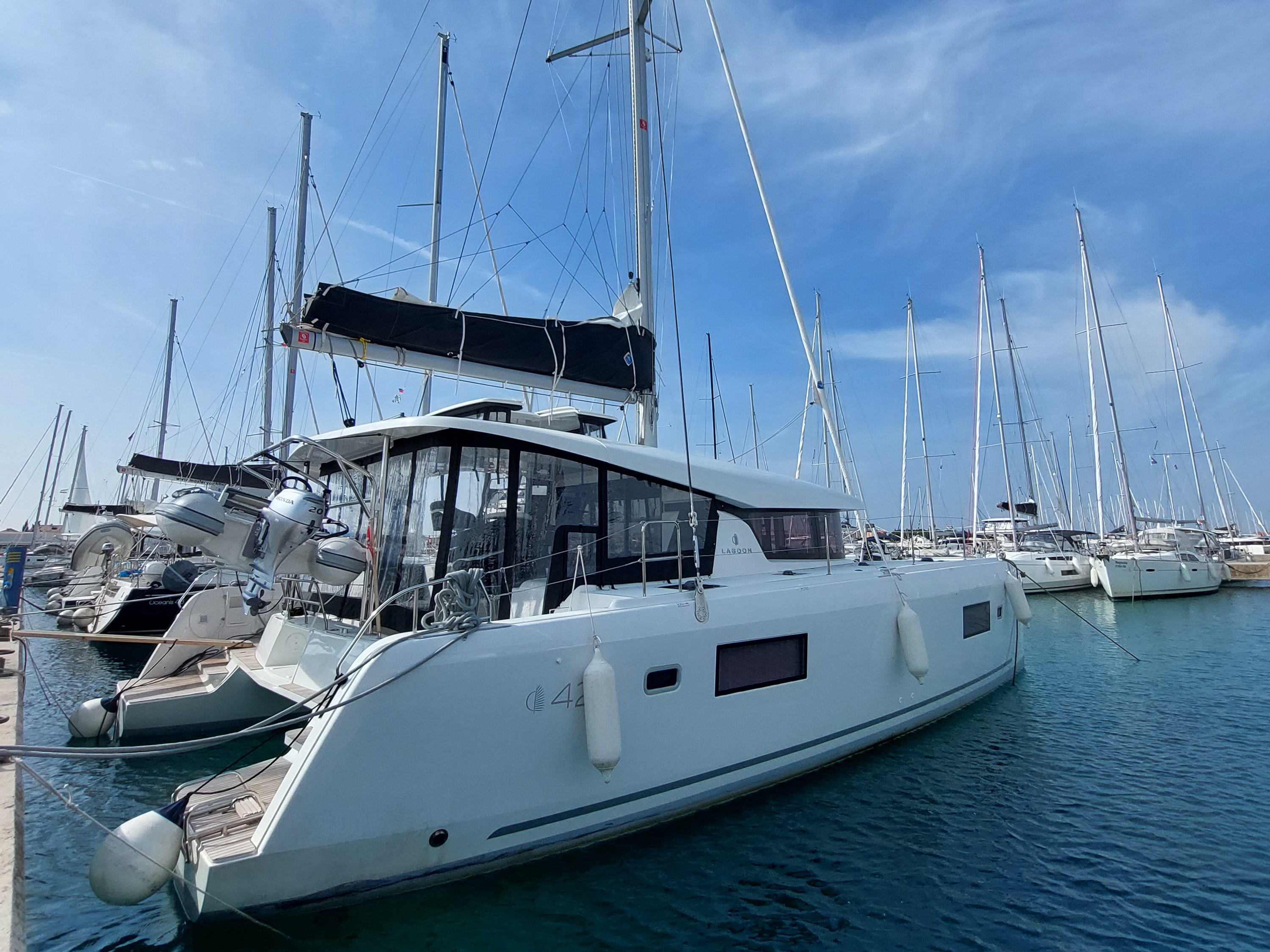 yacht-Lagoon 42-image-5