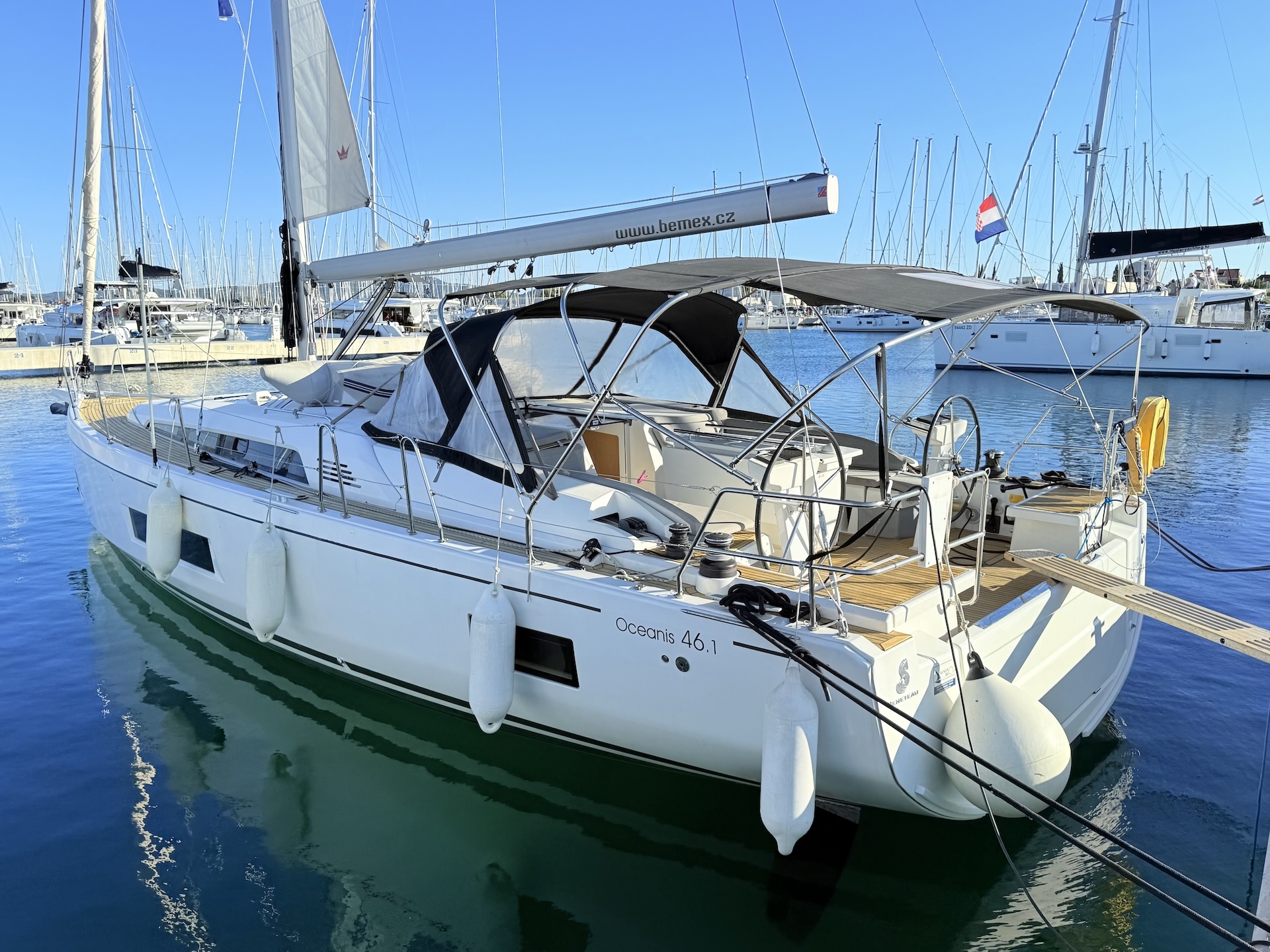 yacht-Oceanis 46.1-image-17