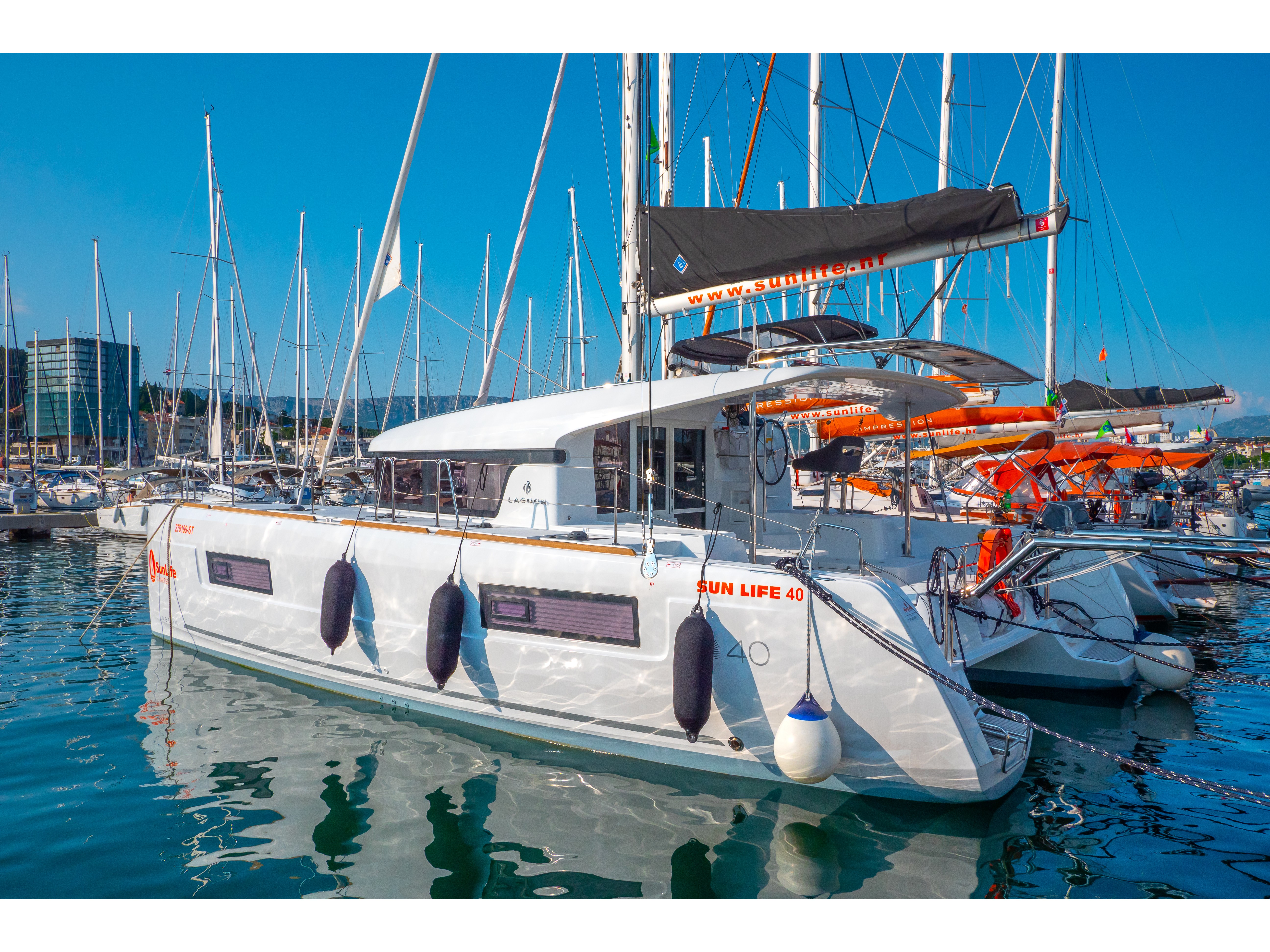 yacht-Lagoon 40-image-1
