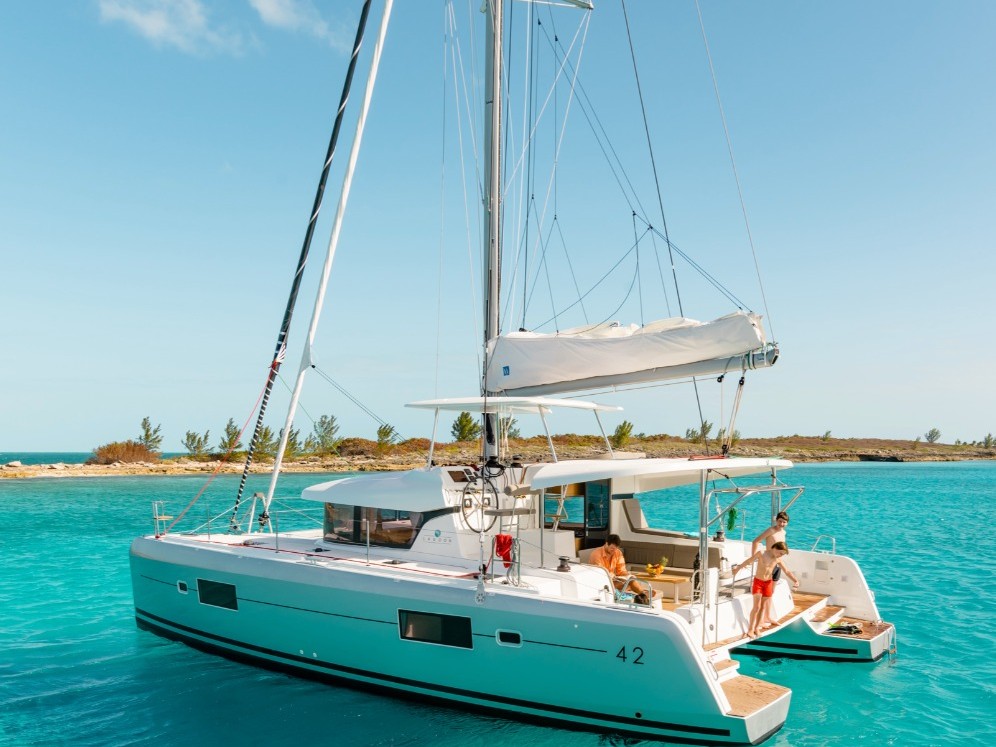 yacht-Lagoon 42-image-1