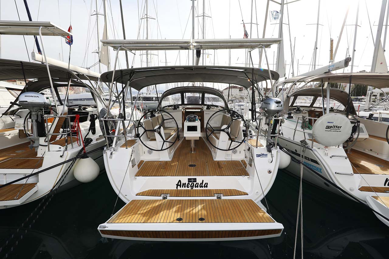 yacht-23020917 image-1