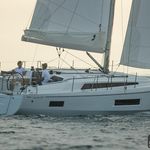 yacht-23096716 image-1