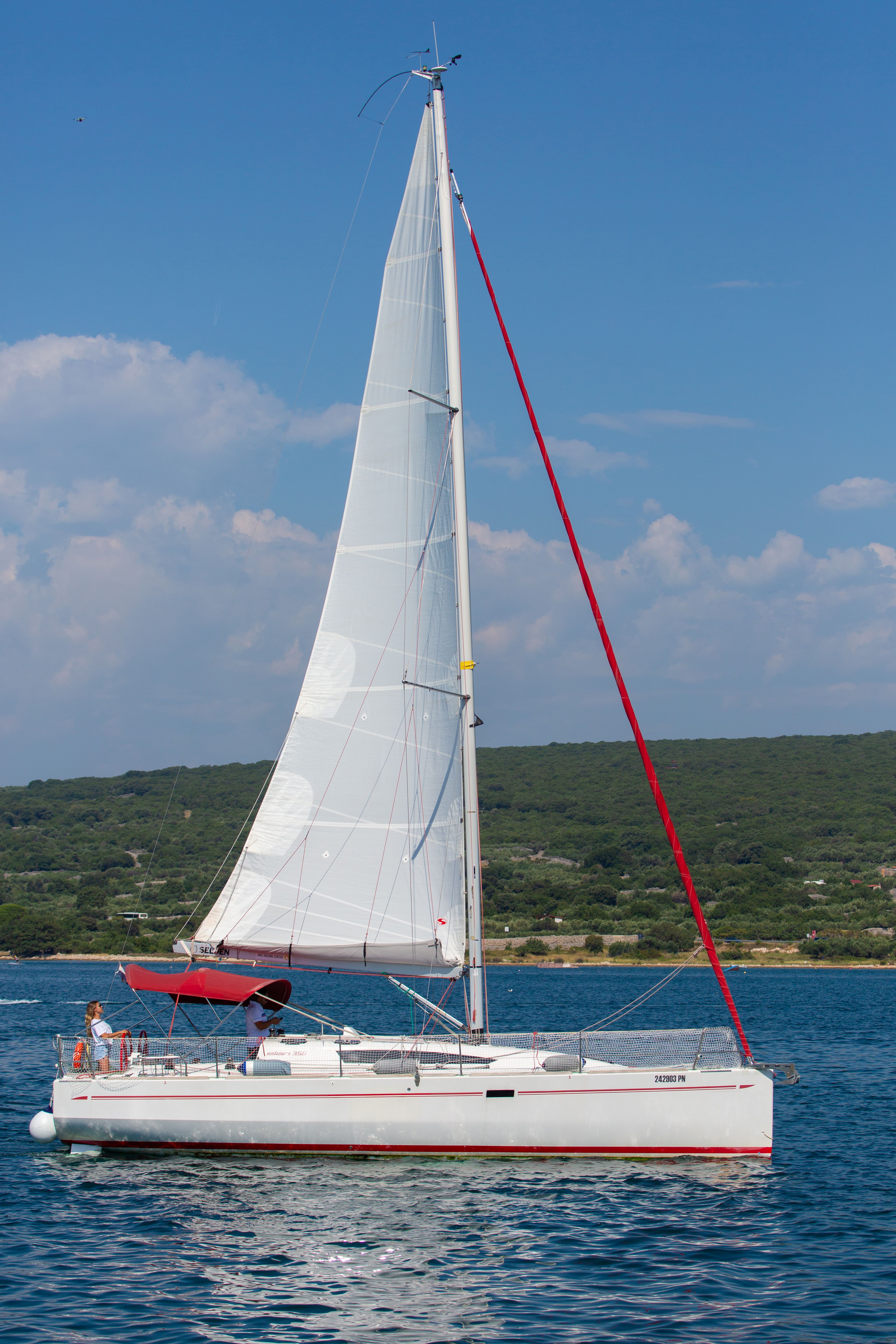 yacht-25415127 image-1