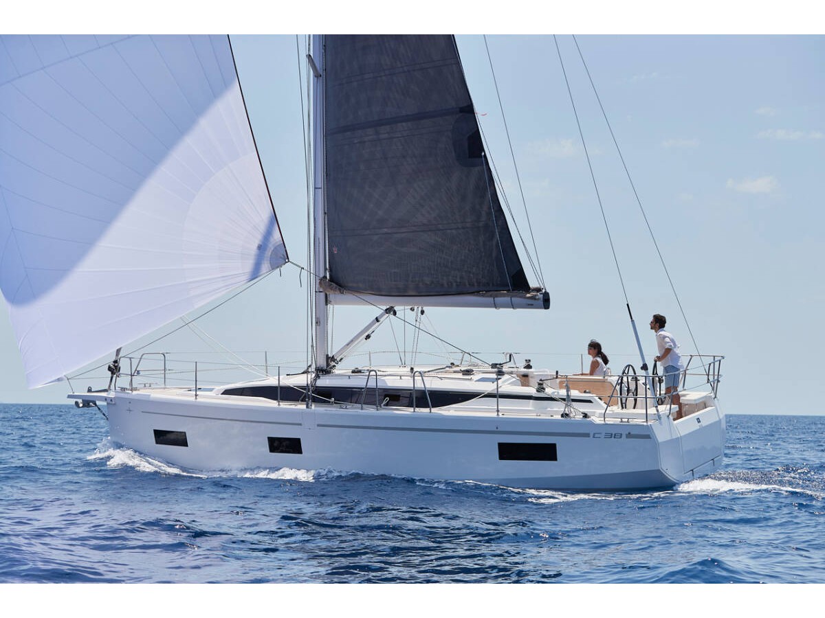 yacht-Bavaria C38-image-1
