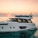 yacht-29244108 image-1