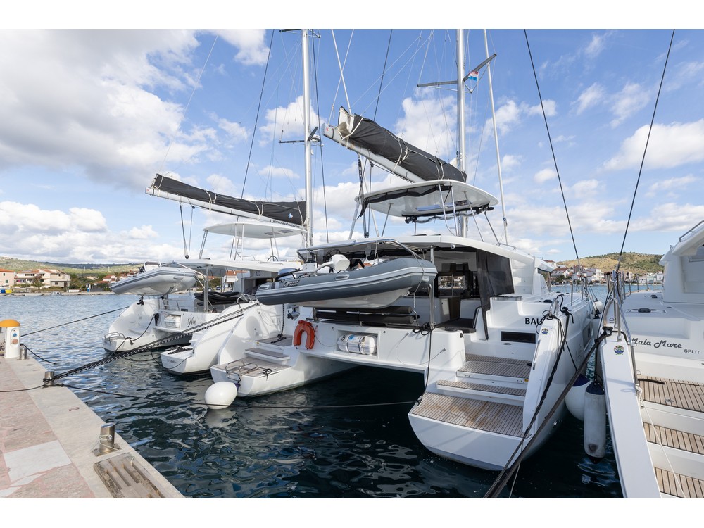 yacht-Lagoon 46-image-2