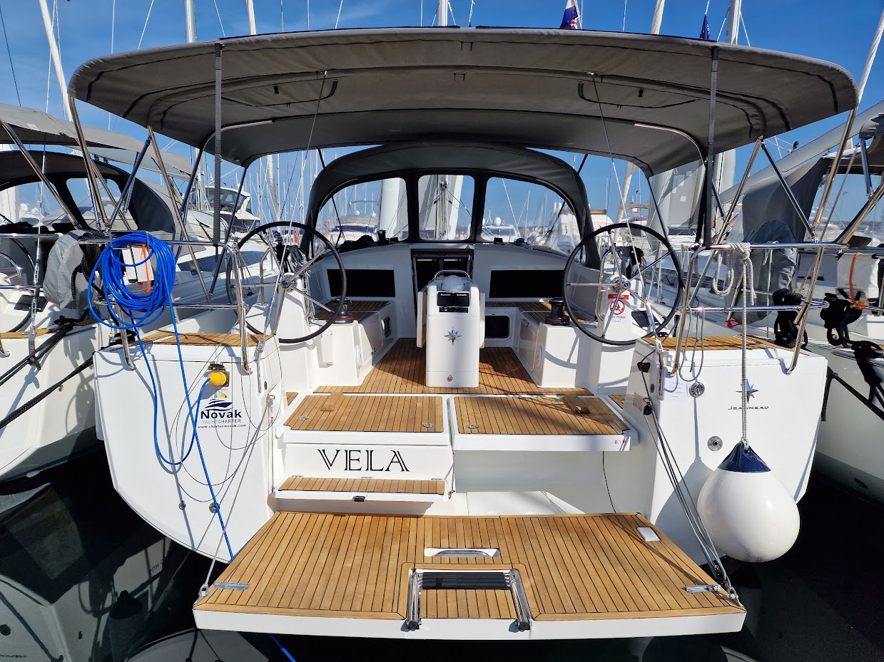 yacht-29879905 image-1