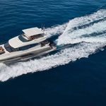 yacht-31822202 image-1