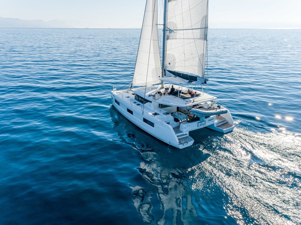 yacht-32038255 image-1