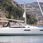 yacht-32043706 image-1
