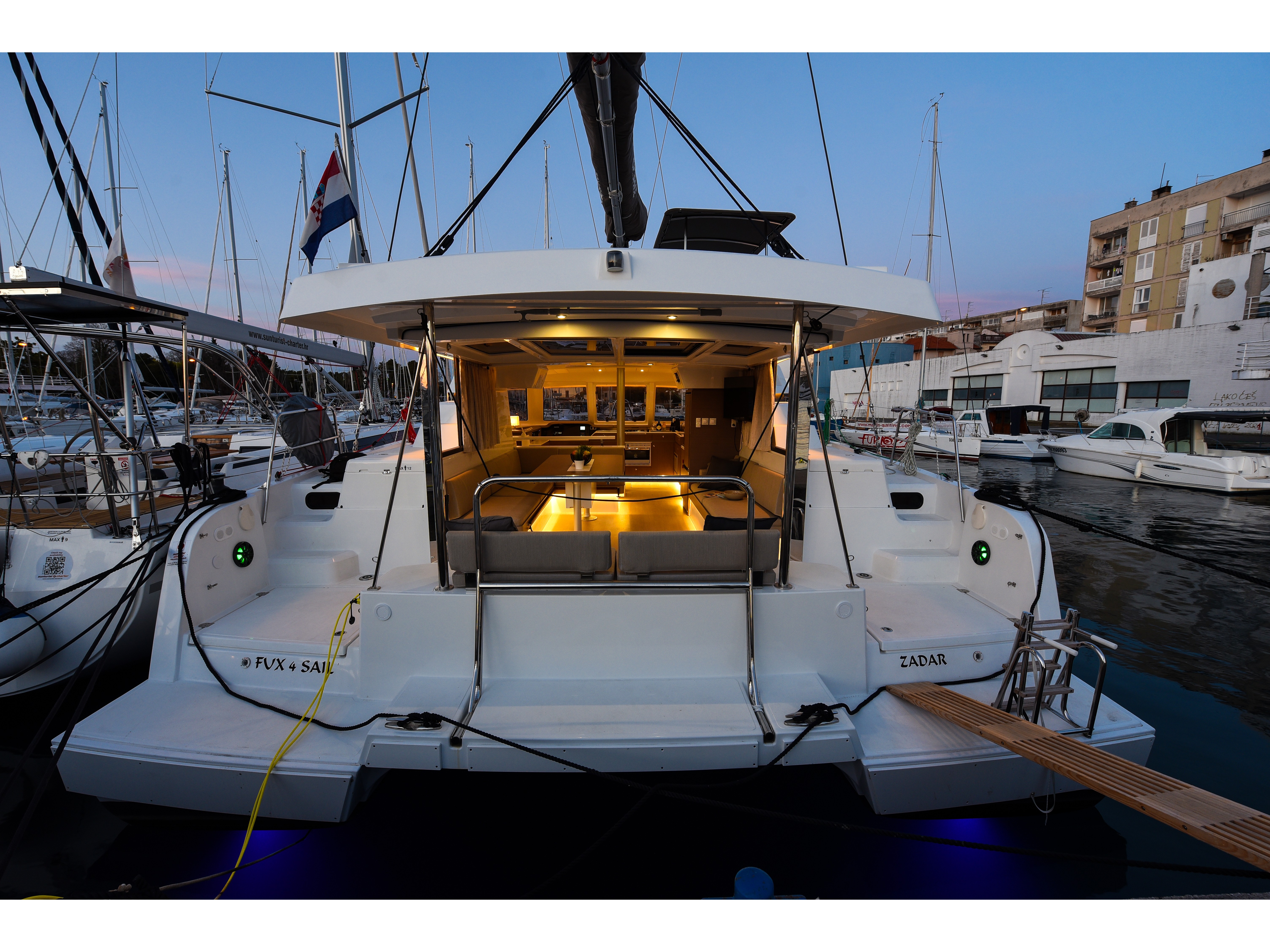 yacht-Bali Catspace-image-1