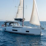 yacht-32308223 image-5