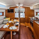 yacht-Oceanis 38.1-image-1