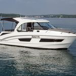 yacht-32769482 image-1