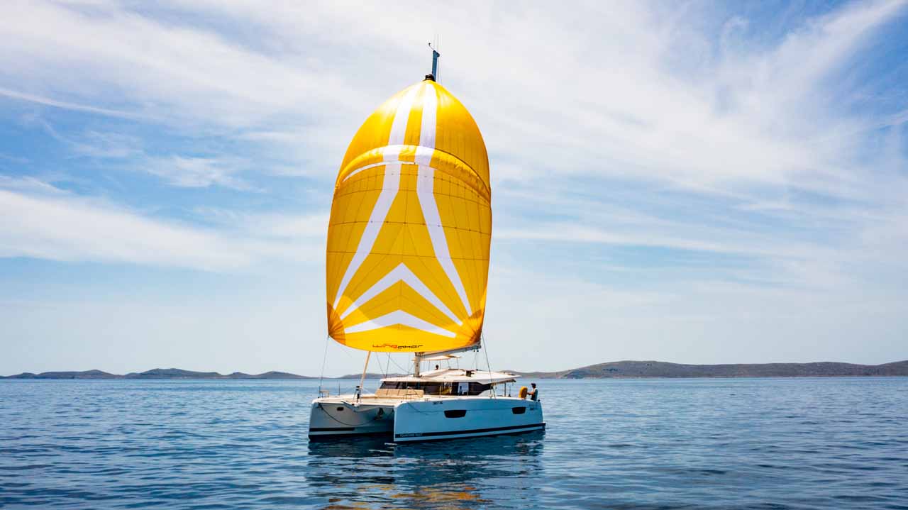 yacht-34325736 image-1