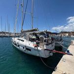 yacht-34340030 image-1