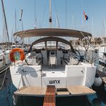 yacht-35610276 image-1