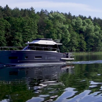 yacht-35766658 image-1