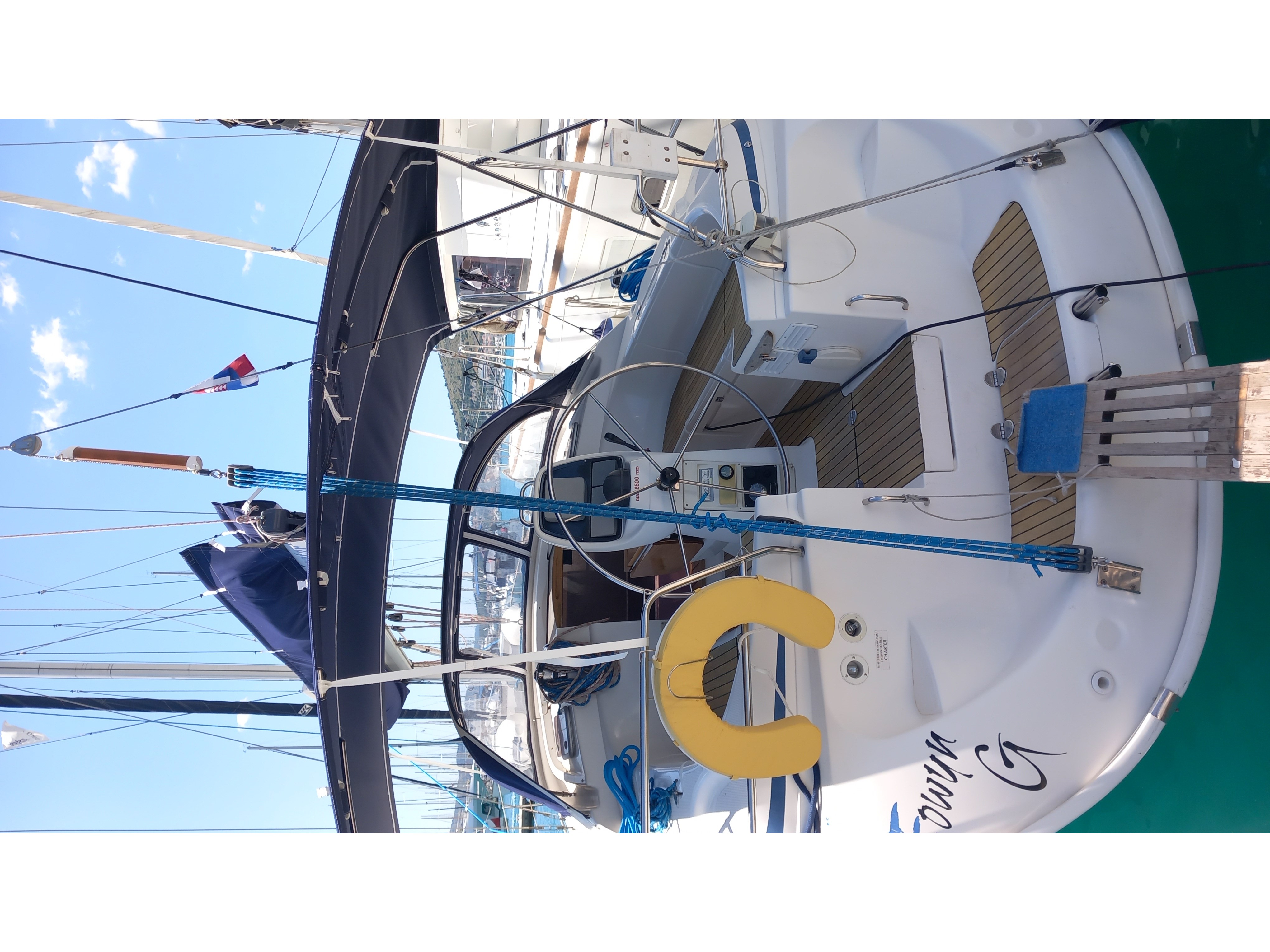 yacht-Bavaria 39 Cruiser-image-13