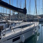 yacht-37110772 image-1