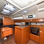 yacht-Bavaria 37-image-4