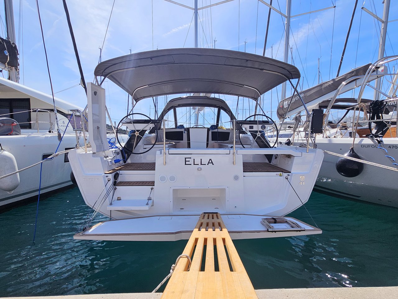 yacht-38618645 image-1