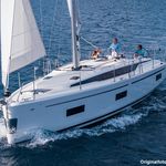 yacht-38626166 image-1