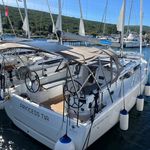 yacht-38843388 image-1