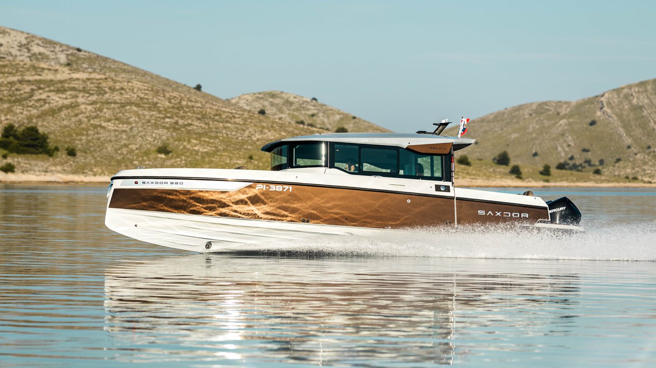 yacht-39337521 image-1