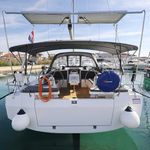 yacht-39381778 image-1