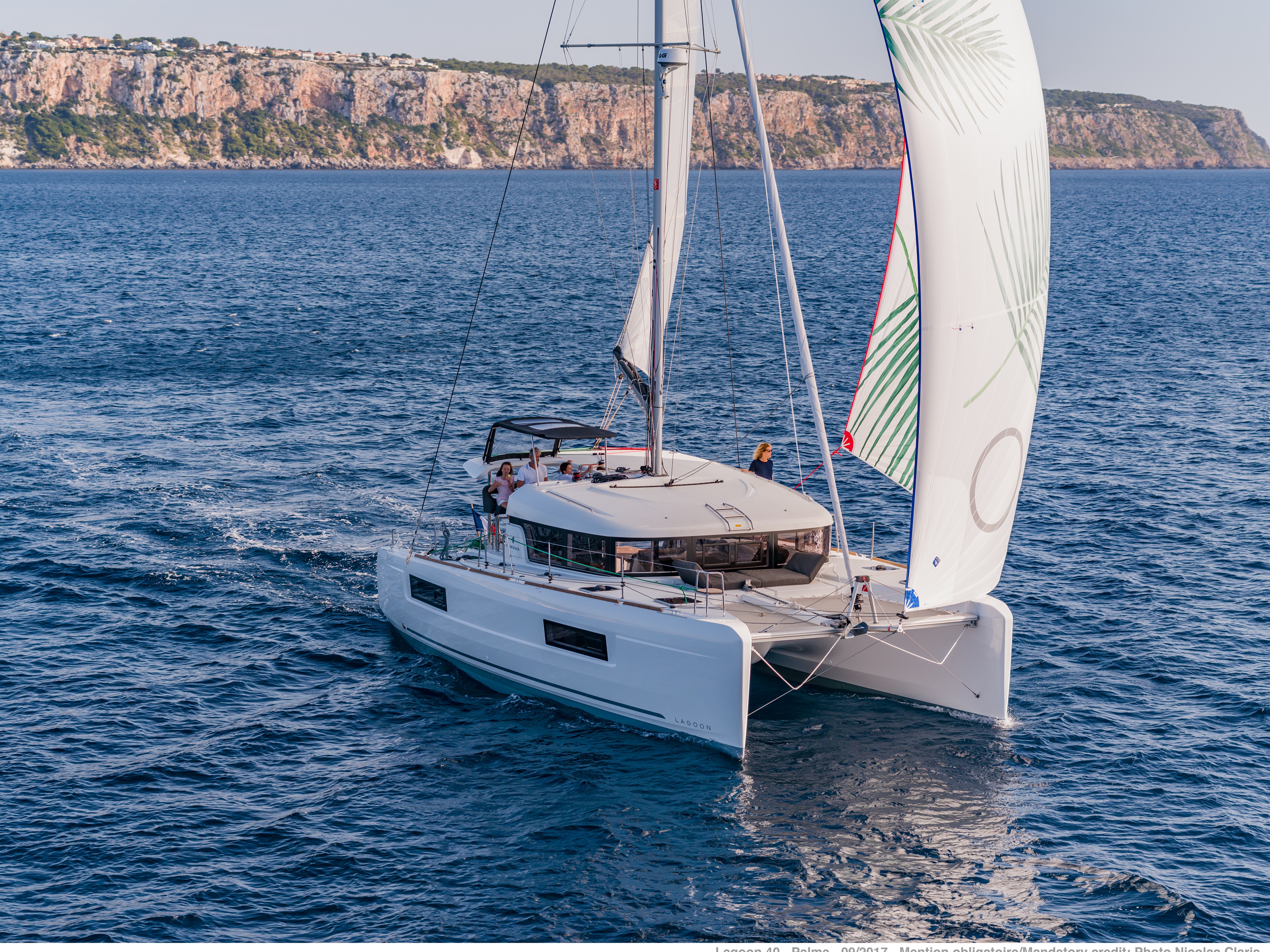 yacht-Lagoon 40-image-3