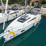 yacht-40041089 image-1