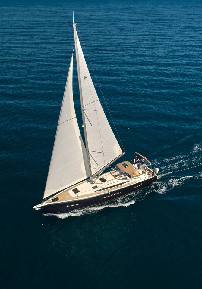 yacht-40130621 image-1