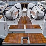 yacht-40264560 image-1