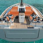 yacht-40317301 image-1