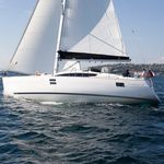 yacht-41168491 image-1