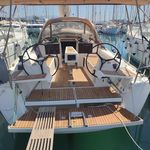 yacht-41193982 image-1