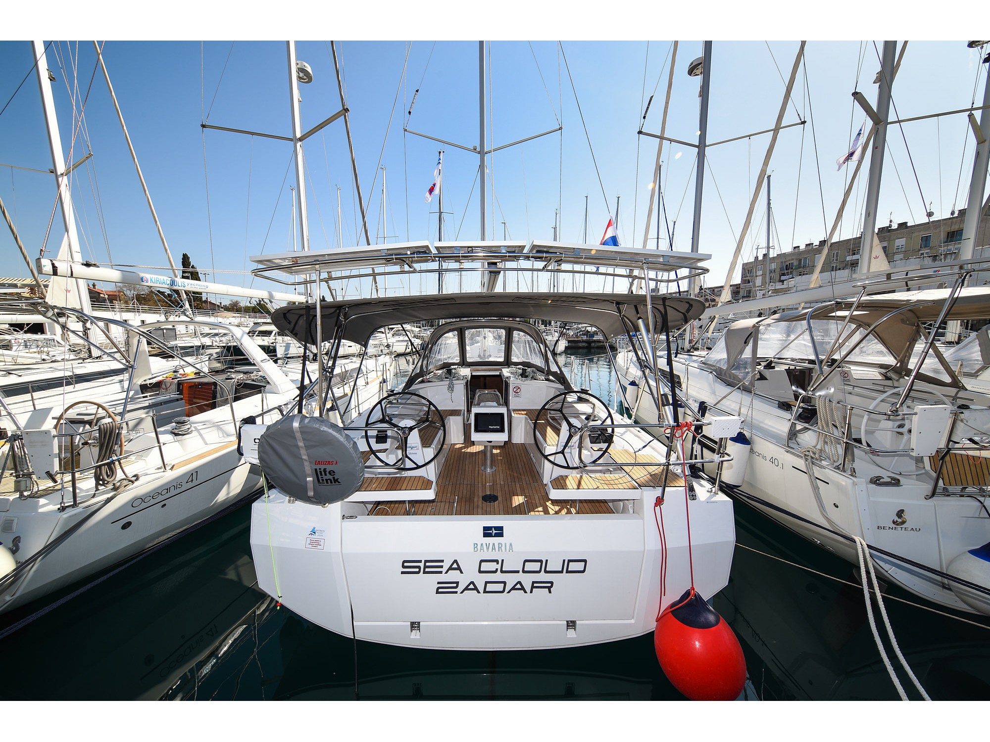 yacht-Bavaria C38-image-4