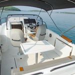 yacht-44333678 image-6