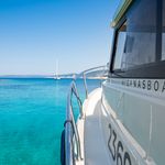 yacht-44524782 image-6