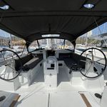 yacht-46574452 image-3